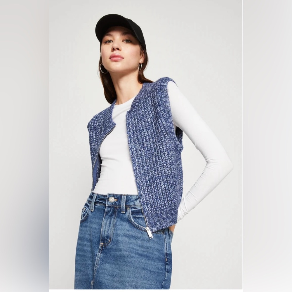 NWT Cotton On Blue Zipper knit vest. Size M